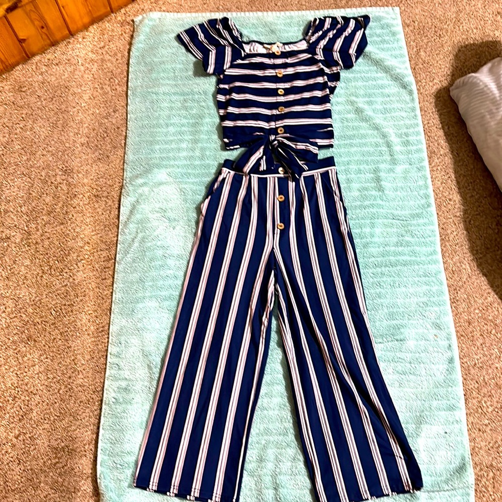 Kids 2 Piece Striped Outfit.